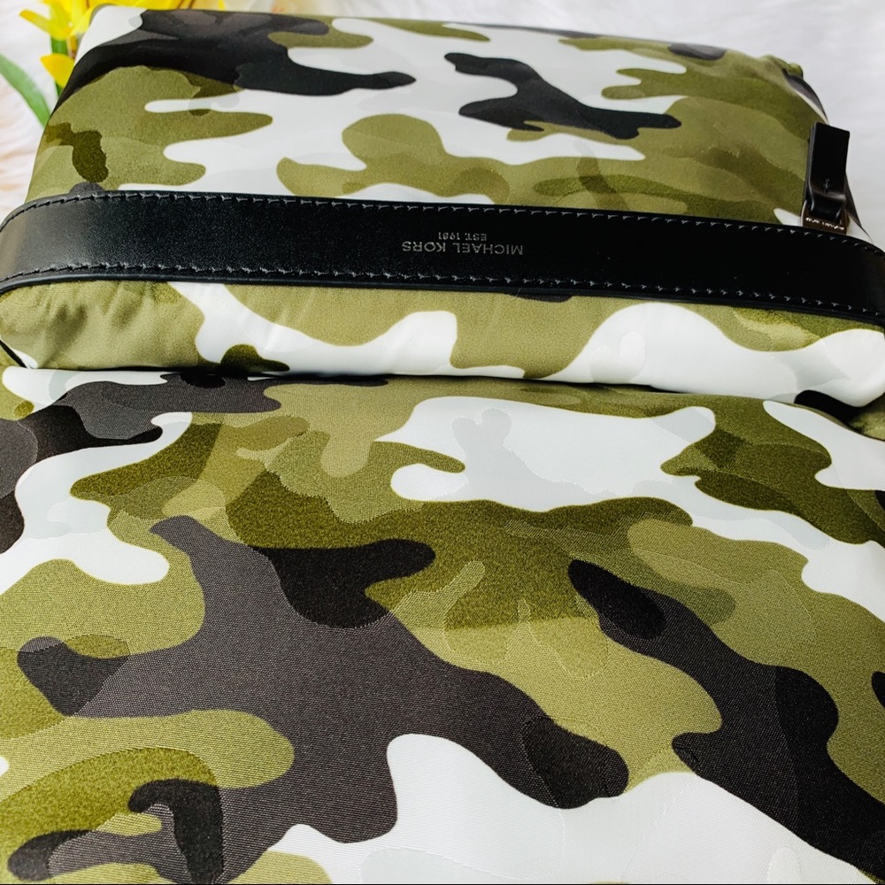 MICHAEL KORS KENT CAMO OLIVE GREEN BACKPACK NYLON - Picture 7 of 8